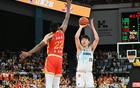 青島大勝廣廈，期待黑八！三外援82分，廣廈罰球多仍敗北。