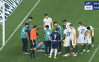 國安門將傳球失誤致戰術問題，韓佳奇傷、侯森失球。