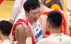 陳盈駿7連勝終結，表情嚴肅；周琦賽后與對手笑談。