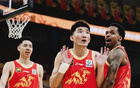 紅衣男多次鬧事，身份曝光！慣犯再現(xiàn)，遼籃主場(chǎng)惹事，廣廈嚴(yán)懲不貸。