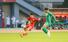 國足U16半場夢游，門將失誤，張君豪紅牌