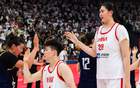 宮魯鳴：張子宇體重三百斤，場上摔一跤震撼全場。