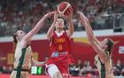 李緣救主，女籃73勝69險勝澳隊，地板險成“罪”。