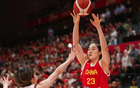 中國女籃險勝，核心球員失笑，雙場2+2+0，宮魯鳴無耐。