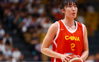中國女籃新星，23歲1米86，五戰征服主帥，三分神準如李夢。