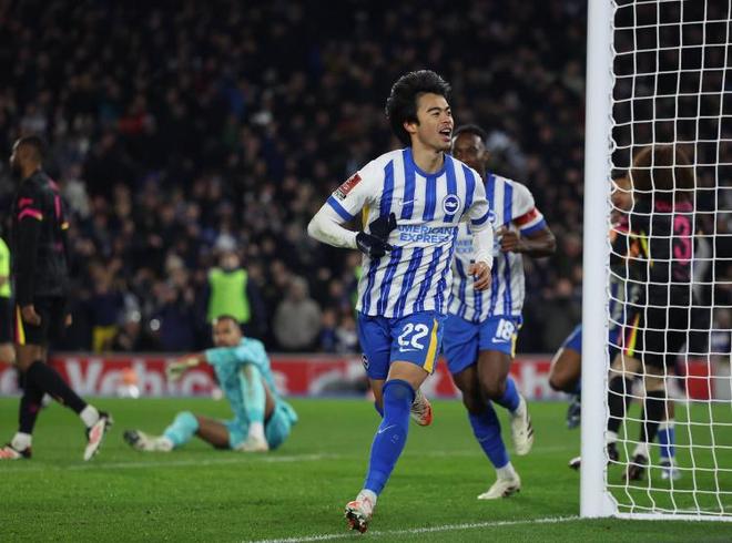 talkSPORT: 三笘薰告知布萊頓續約留隊