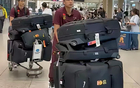 51人攜140件行李，國足遭批，官方稱均為必需品。