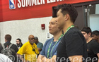 媒體人：上海隊主帥盧偉夏聯觀戰，剛落地即赴現場，與翻譯同行