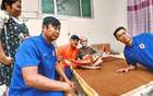 山東泰山隊三巨頭探望患癌小球迷，大雷暖心細節感人