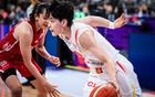 CCTV5直播，中韓女籃對決，張子宇內線稱霸，宮魯鳴嚴守防線。