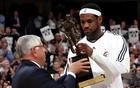 單季攬三大MVP獎難度？NBA史僅3人，1人雙獲。