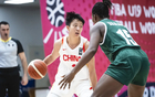 中國女籃新星崛起，18歲1米75世青賽籃板王攜手張子宇，25+13驚艷！