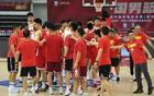 中國男籃大勝20分，四人表現強勢，一人失態，郭士強或調整陣容。