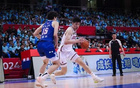 余嘉豪22歲加盟西甲畢爾巴鄂，曾挑戰(zhàn)NBA，西班牙特訓(xùn)，助中國男籃備戰(zhàn)亞洲杯。